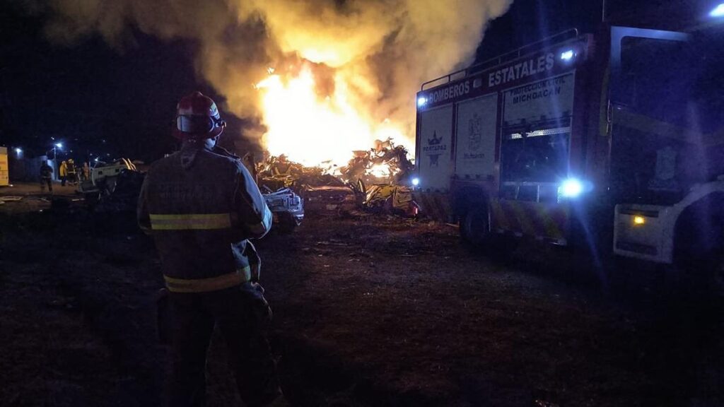 Reportan incendio en corralón en la colonia Francisco Villa, Tarímbaro