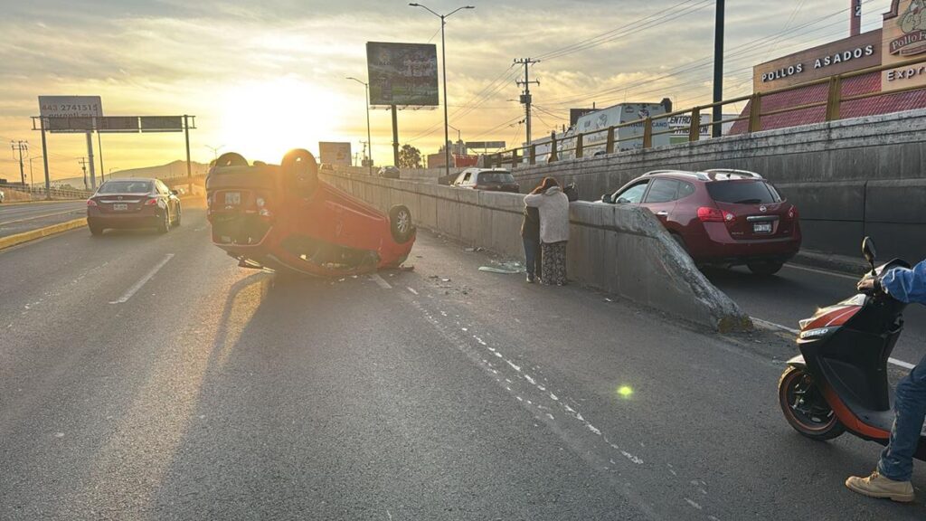 Se registra accidente automovilístico en el libramiento norte de Morelia