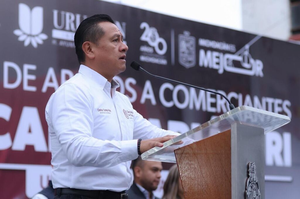 seguiremos brindando el apoyo a locatarios dijo el secretario de gobierno de Michoacán