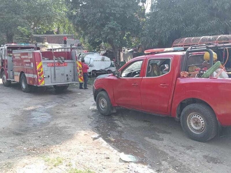 Sujeto fuera de sus cabales incendia su casa en Apatzingán