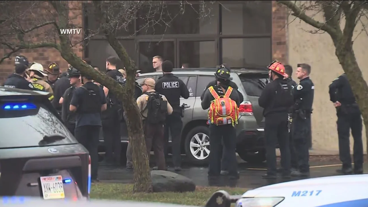 Tiroteo en escuela de Madison, Wisconsin, deja 5 muertos y varios heridos