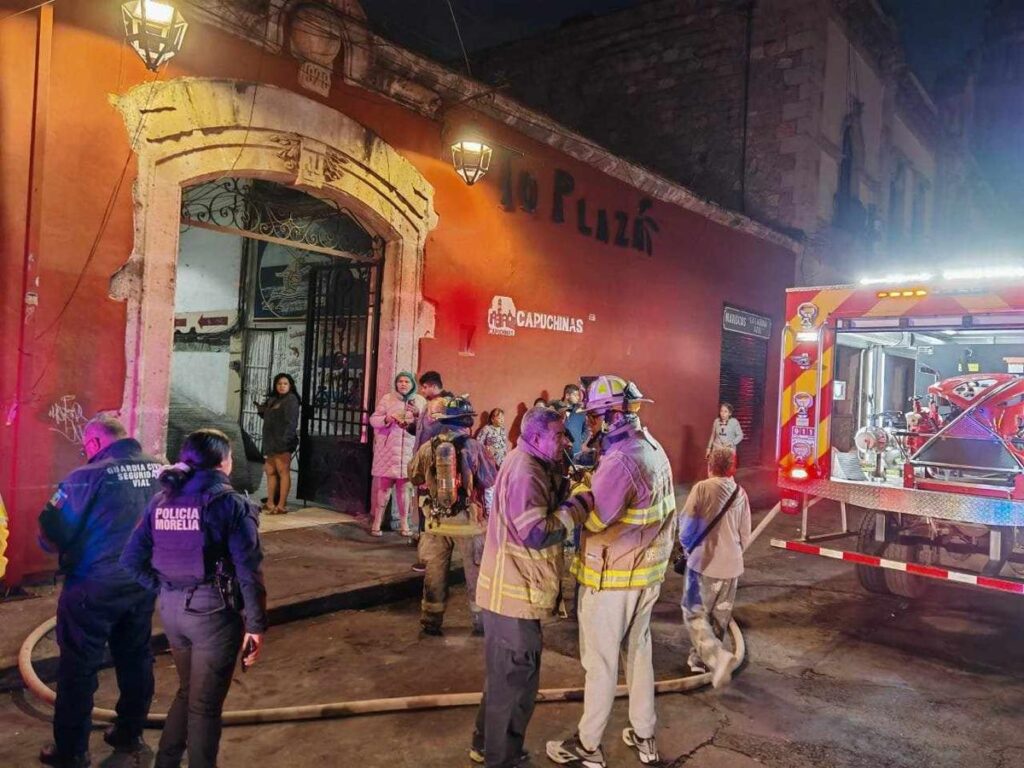 Tu Plaza de Capuchinas registra incendio de local en Morelia