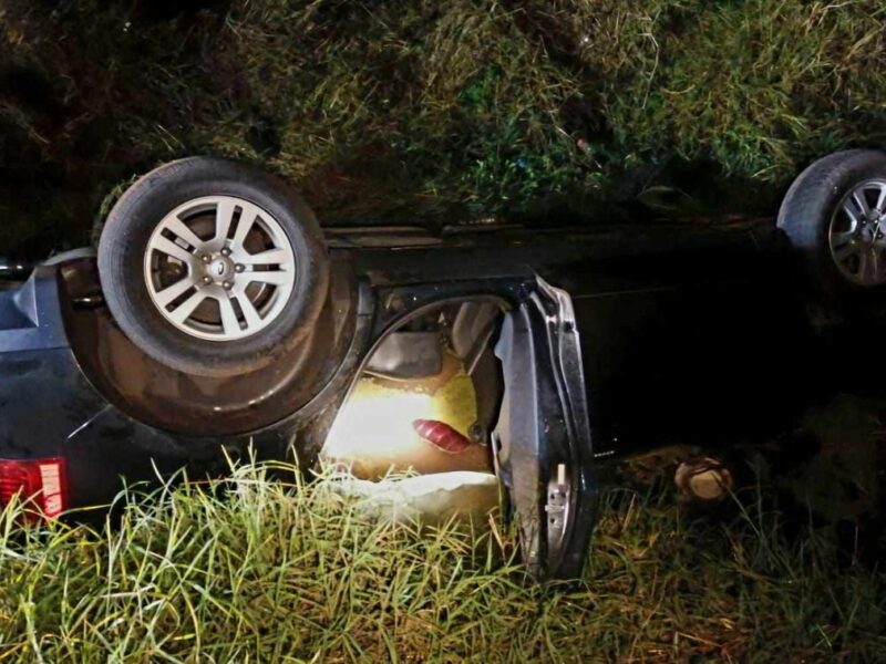 volcadura de camioneta en Tangancícuaro