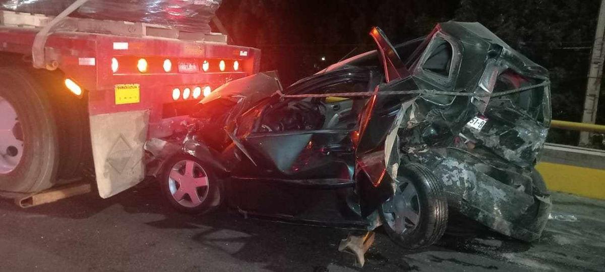 accidente, Camioneta choca contra auto en el libramiento de Morelia; familia queda herida