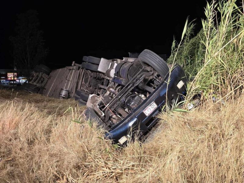 accidente de tráiler con aguacate