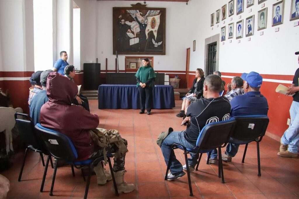 Alma Mireya la alcaldesa de Quiroga está mejorando la pesca y atendiendo demandas de pescadores. 1