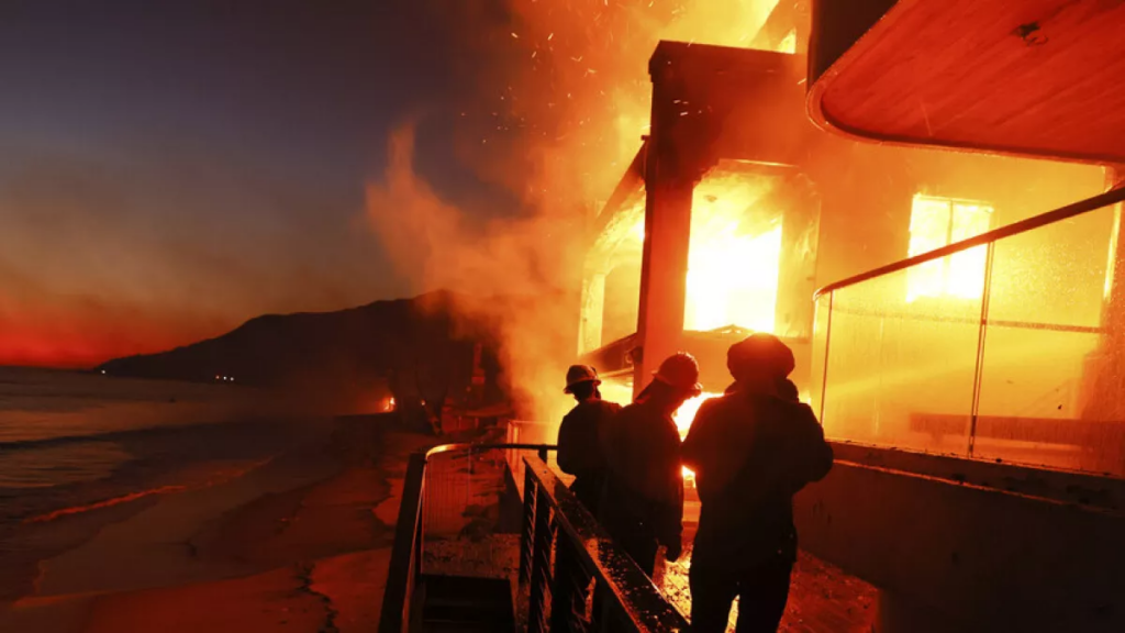 Carlos Vela, pierde su casa en Malibú a causa de los incendios