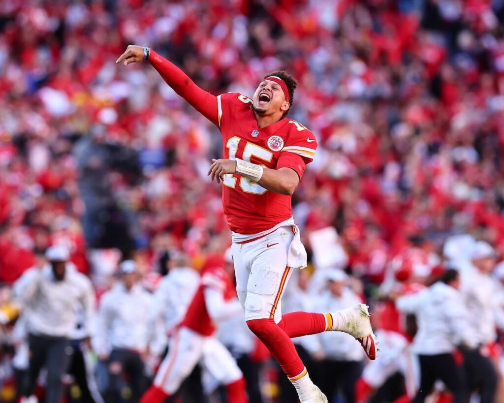 Chiefs y Commanders avanzan a las finales de Conferencia de la NFL 2