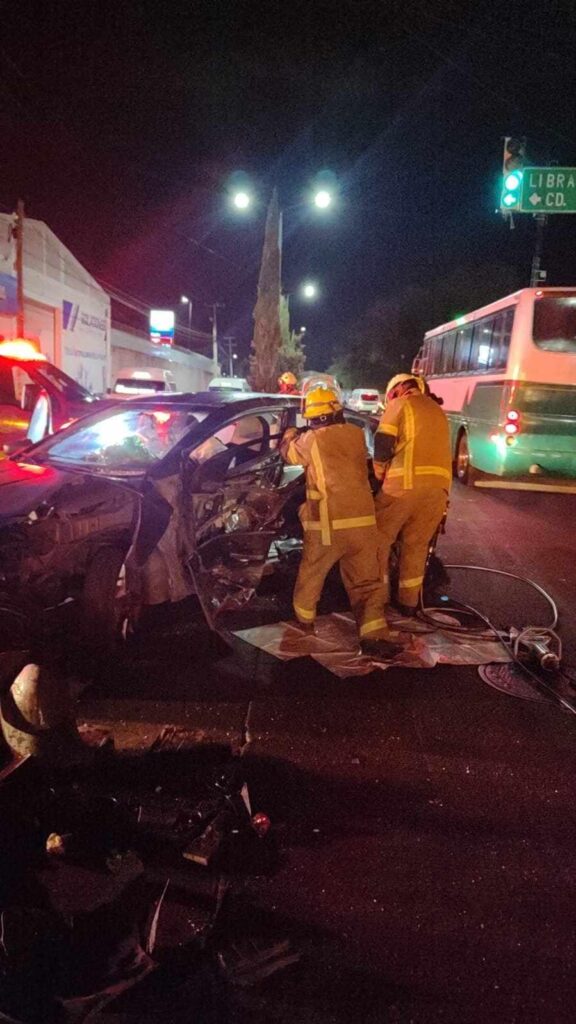 Choque de 2 autos deja 1 herido en la Av. Periodismo de Morelia