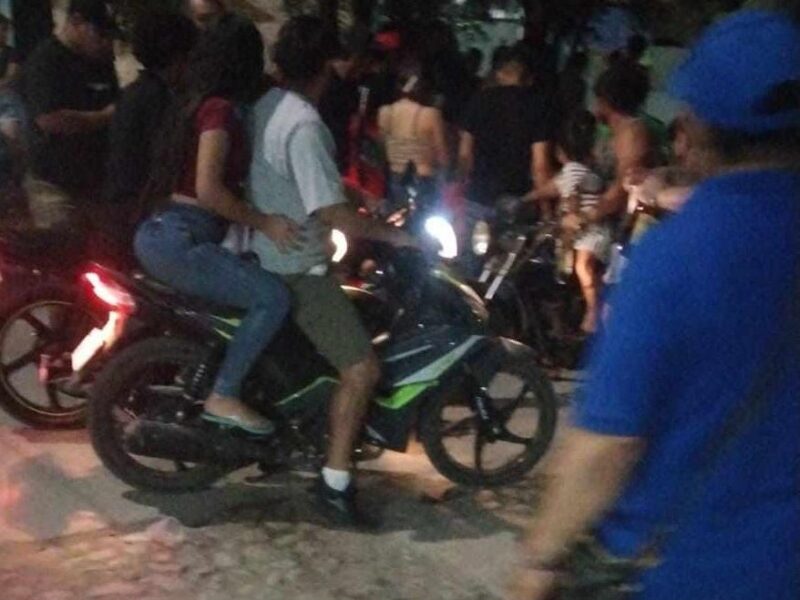 Choque entre motocicletas deja 2 heridos en Apatzingán