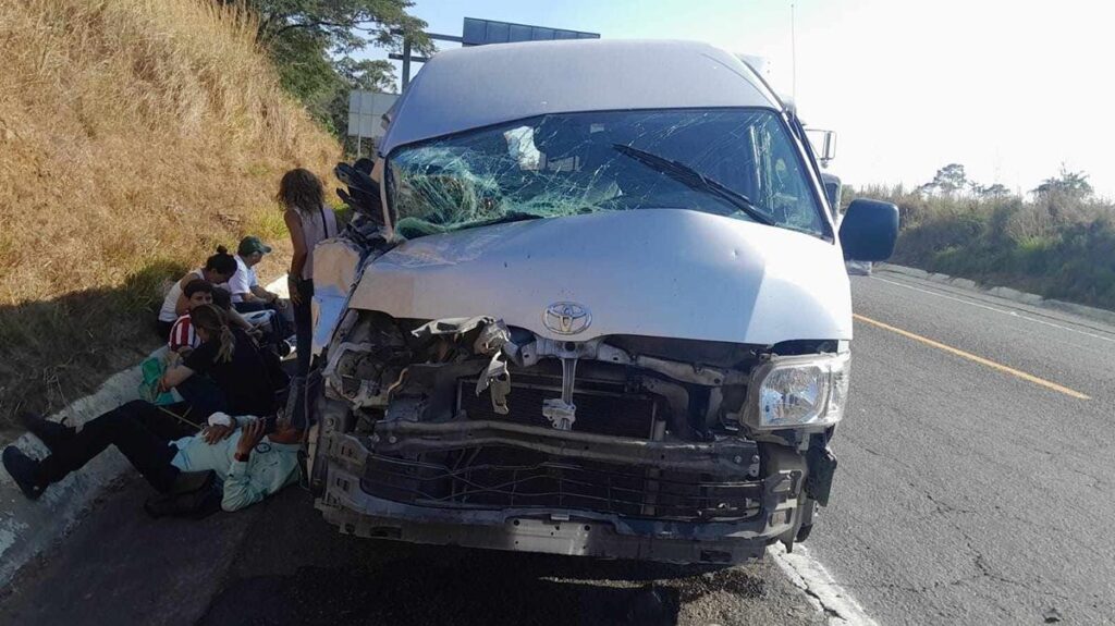 choque por alcance autopista Siglo XXI