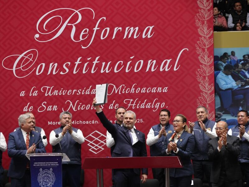 Con reforma a la UMSNH triunfa la libertad y democracia; firma Bedolla decreto de promulgación