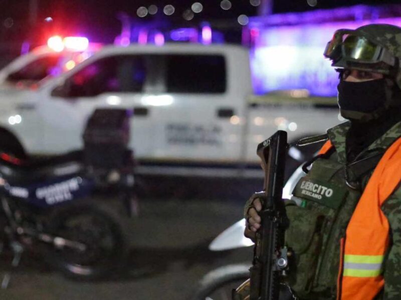 dejan 3 cabezas cercenadas por frente al Teatro Constitución del Apatzingán