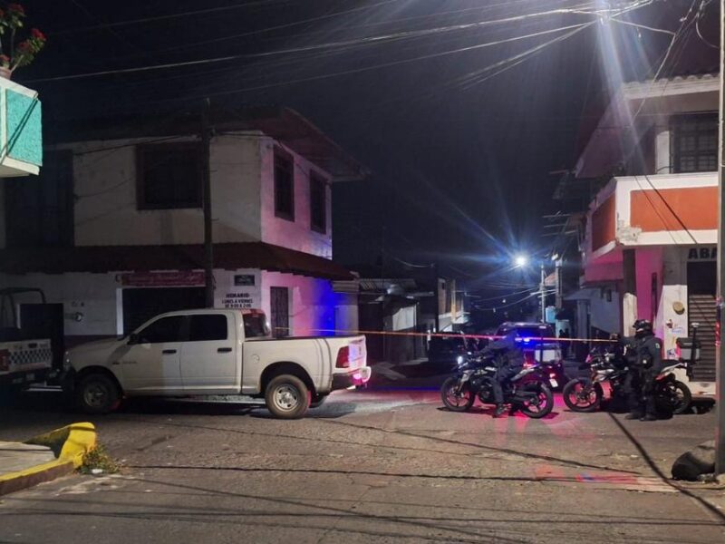 Dos muertos y un herido, tras ataque armado en el Barrio Agua Blanca de Uruapan