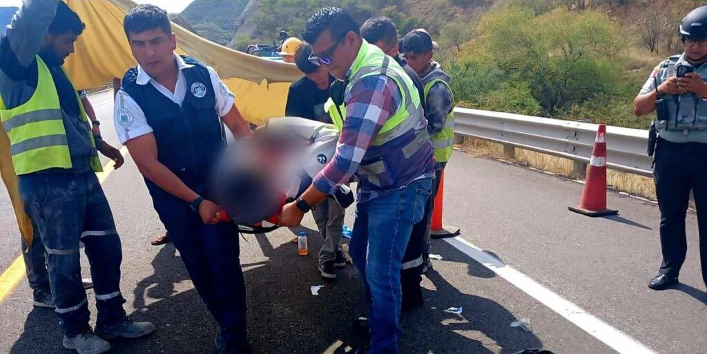 Durante intento de robo, motociclista es baleado en la autopista Siglo XXI