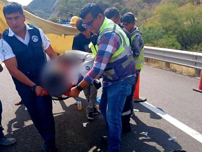 Durante intento de robo, motociclista es baleado en la autopista Siglo XXI