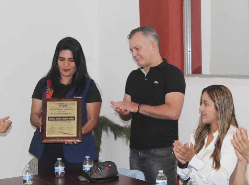 Entrenadores michoacanos reconocen a atletas y entrenadora paralímpicos