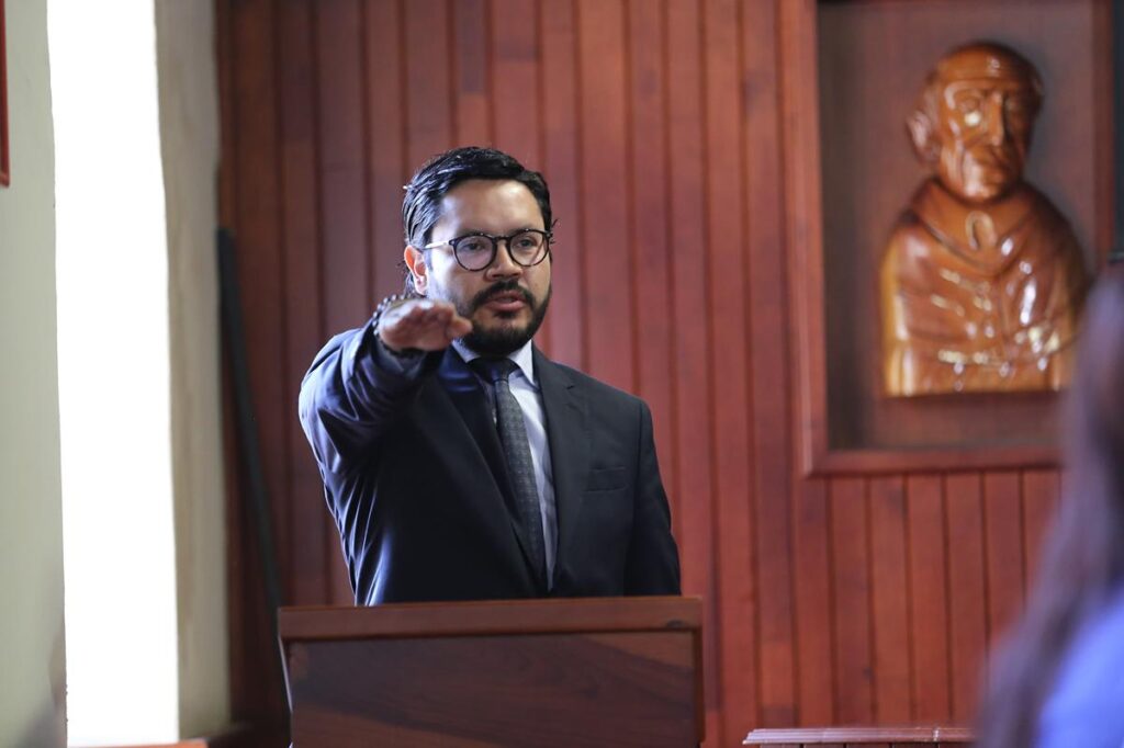 Francisco Rojas Garnica, nuevo Contralor Municipal de Pátzcuaro, Michoacán, Julio Arreola 1