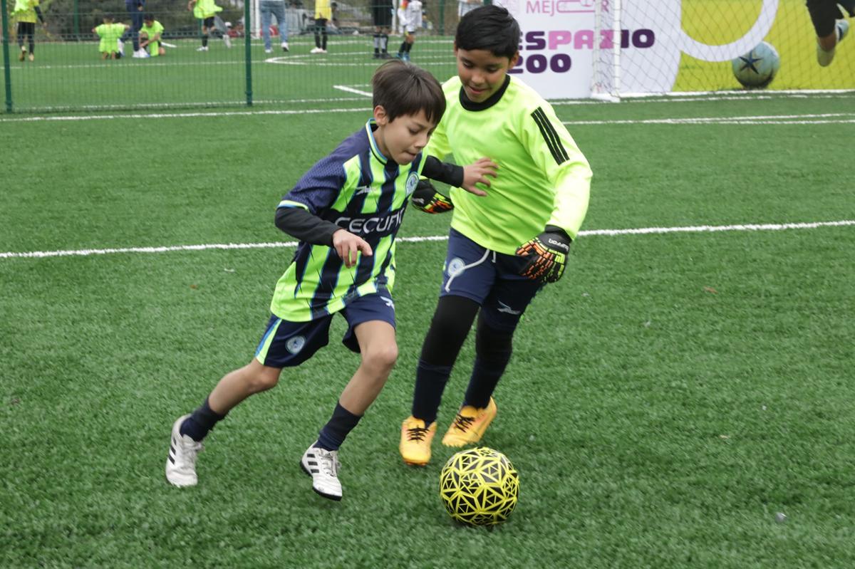 Goles por la paz; listas 16 canchas de fútbol en Michoacán: SCOP