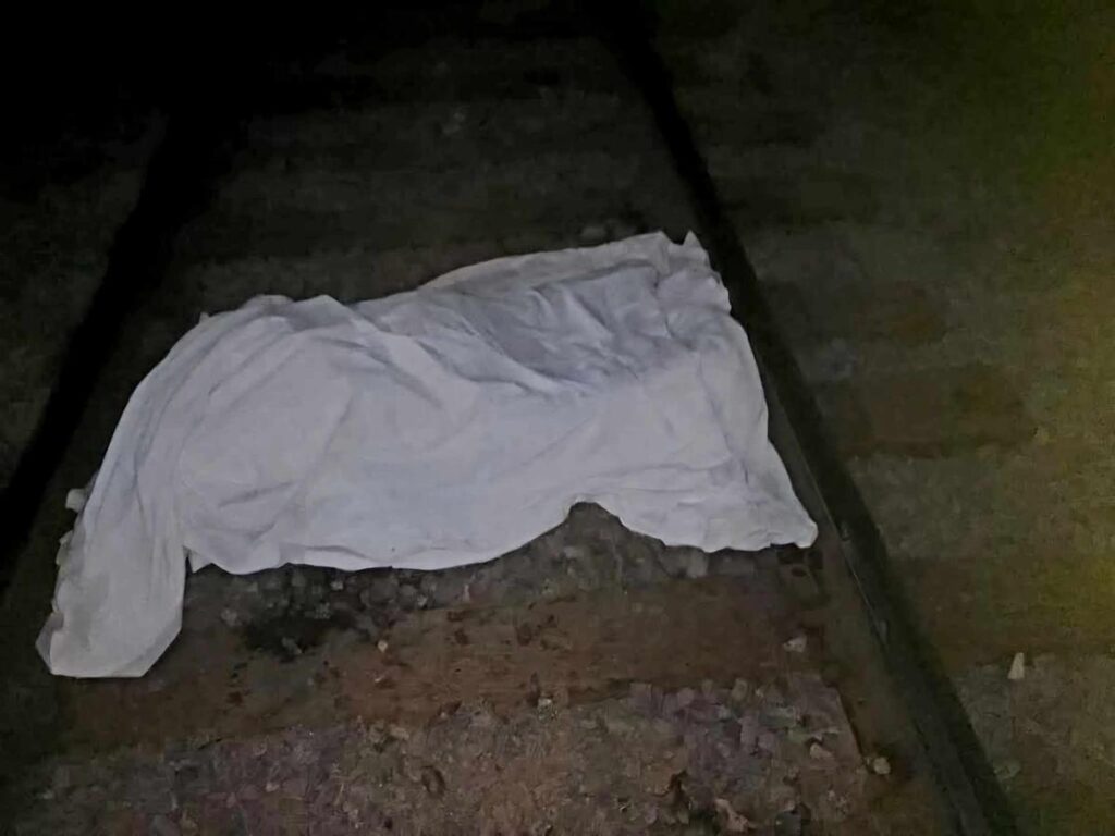 Hombre fallece al ser atropellado por el tren, en Caltzontzin