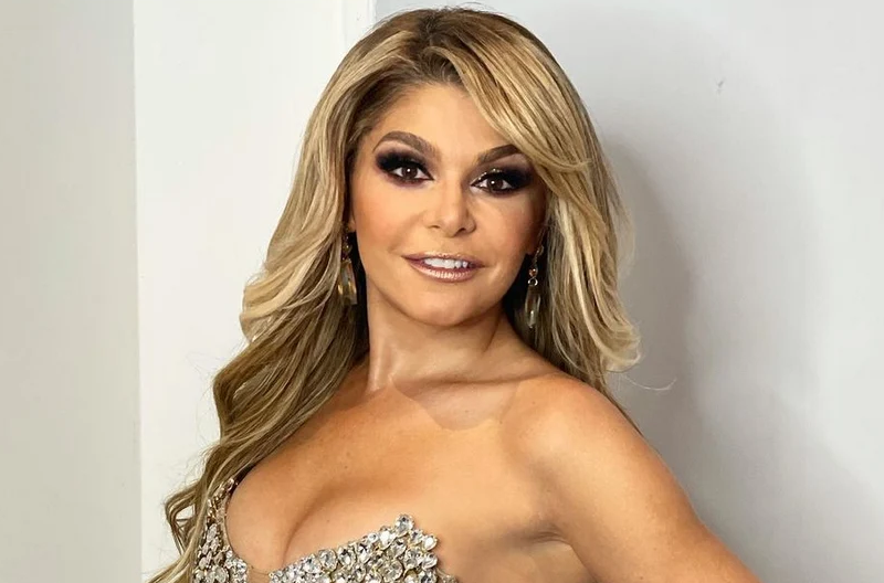 Itatí Cantoral apoya amigas Cynthia Klitbo y Thalía