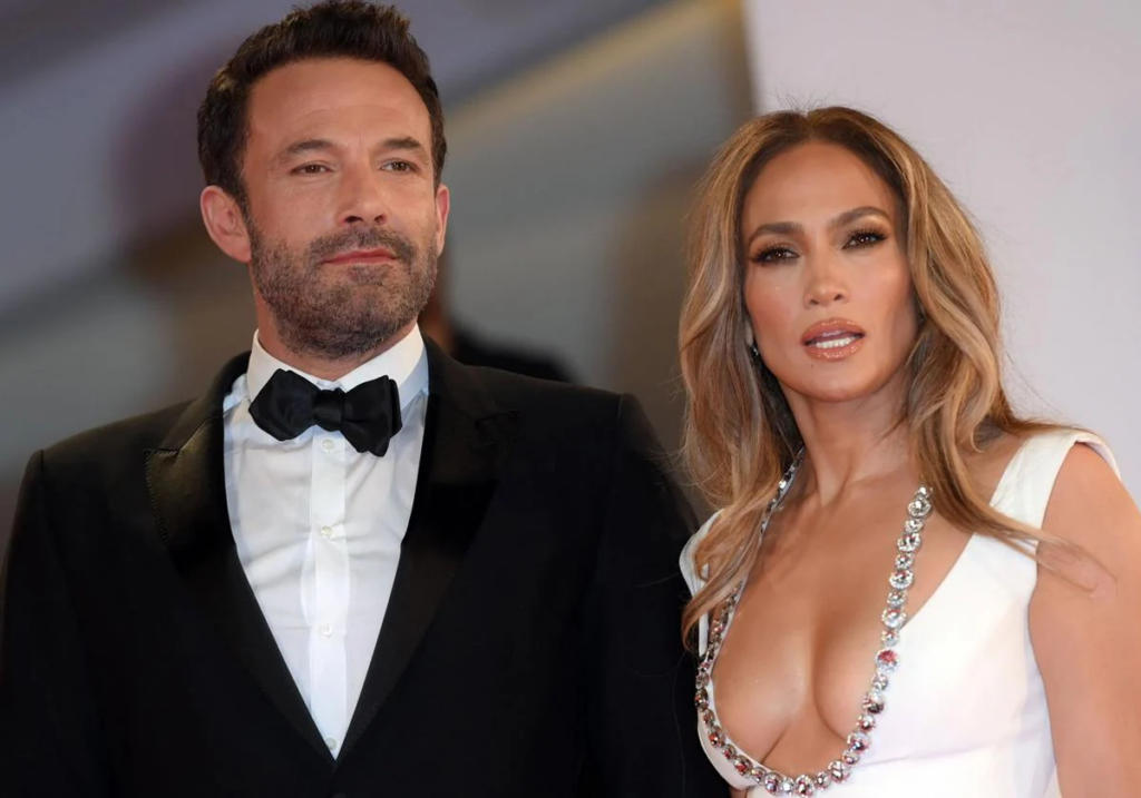 Jennifer Lopez y Ben Affleck están oficialmente en divorcio después de dos años de matrimonio