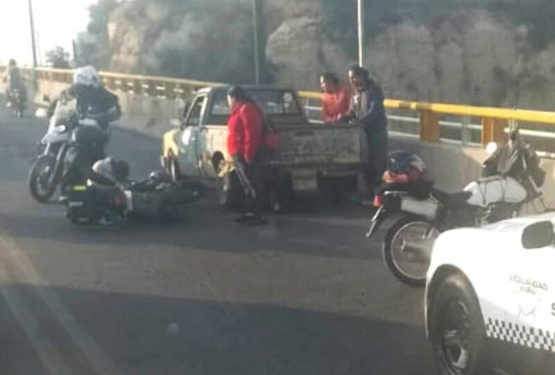 Joven motociclista choca contra camioneta al norte de Morelia