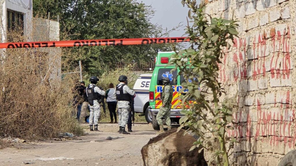 Localizan a un hombre ejecutado y maniatado en la colonia Revolución de Zamora