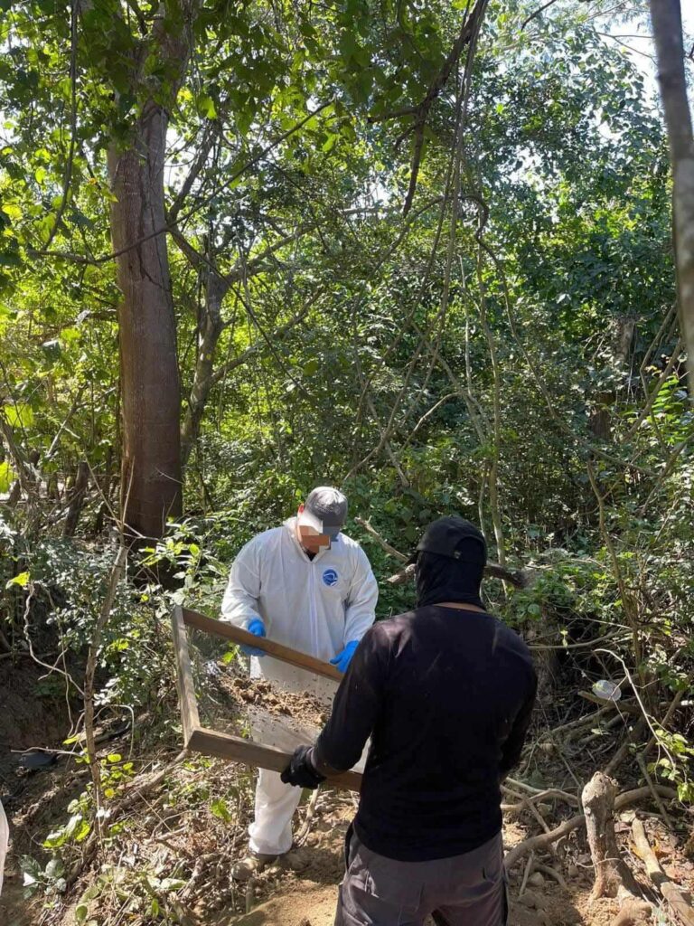 Localizan restos óseos en zona cerril de Aquila 3