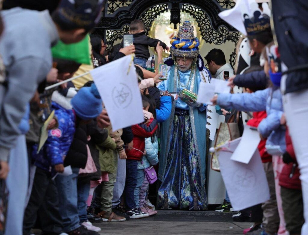 Magia y sonrisas: Melchor, Gaspar y Baltazar recorren Morelia en cabalgata de los Reyes Magos 3