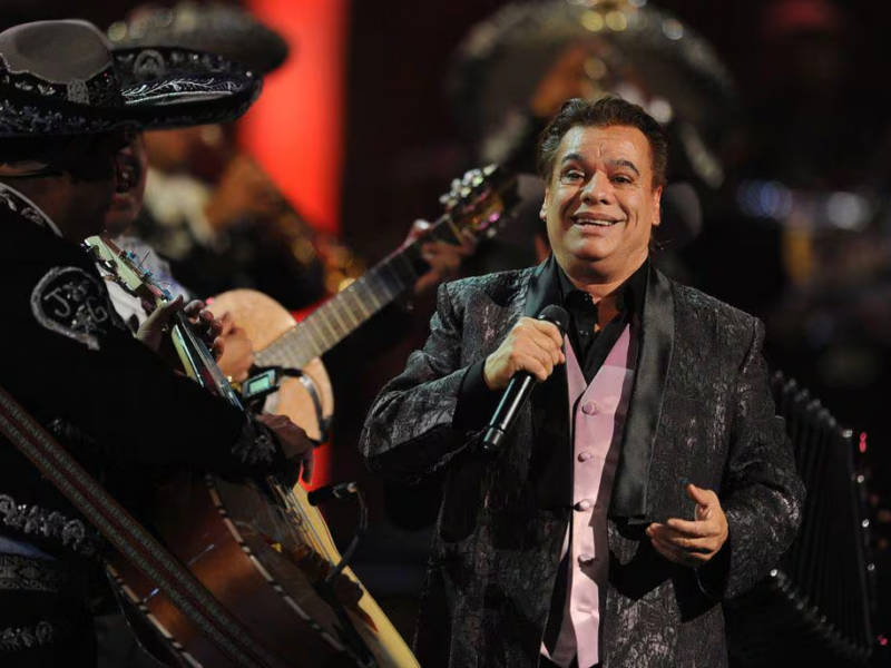 Netflix presenta nueva docuserie sobre Juan Gabriel: Un Vistazo íntimo al Divo de Juárez