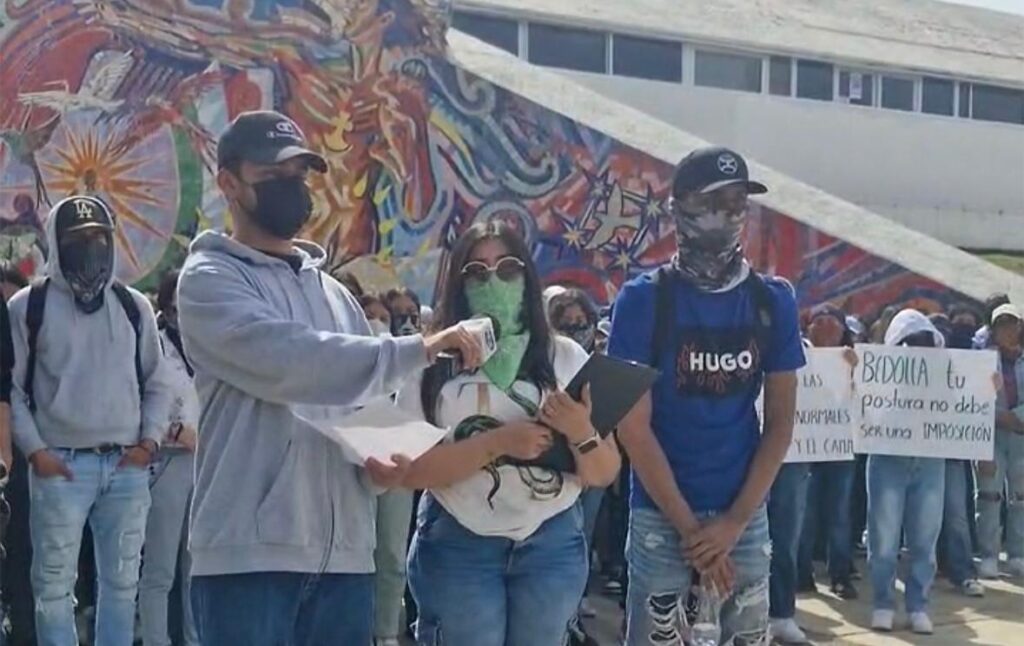 Normalistas denuncian amenazas y advierten toma indefinida de la SEE en Michoacán 1