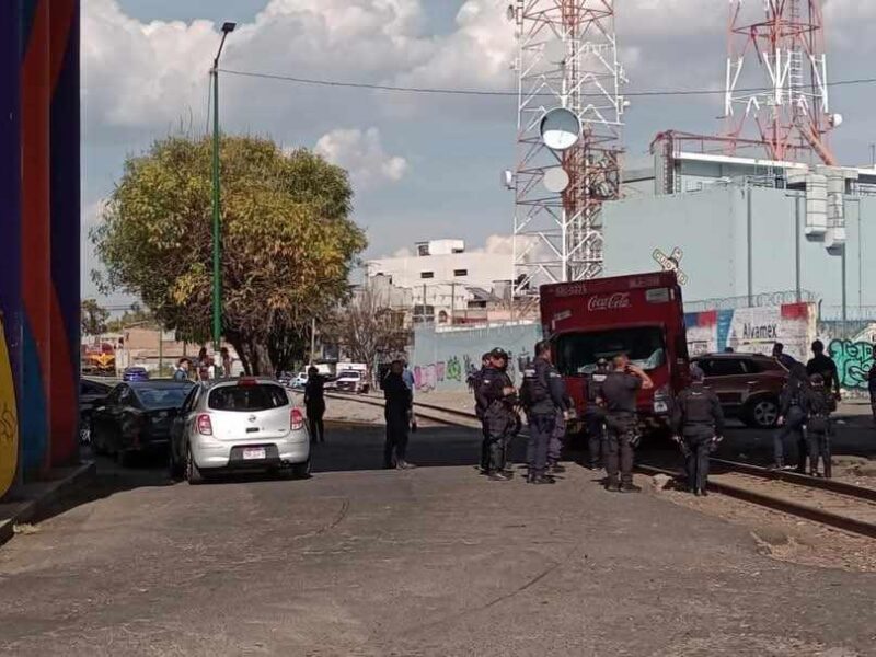 Normalistas vías férreas Madero Poniente de Morelia