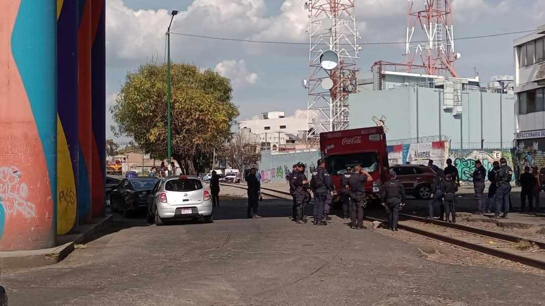 Normalistas vías férreas Madero Poniente de Morelia