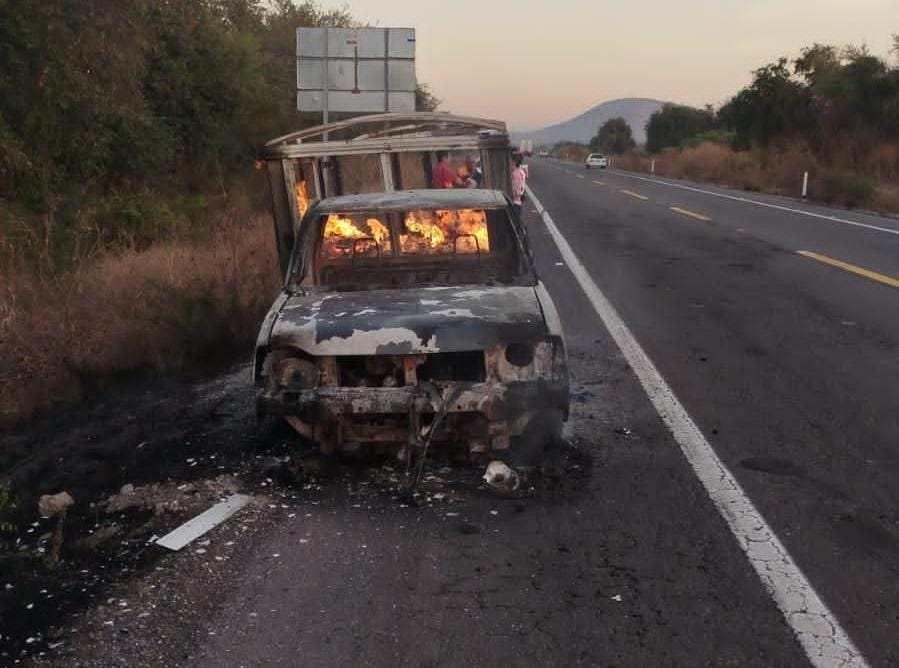 Ocurren al menos 3 accidentes en distintos puntos de la autopista Siglo XXI