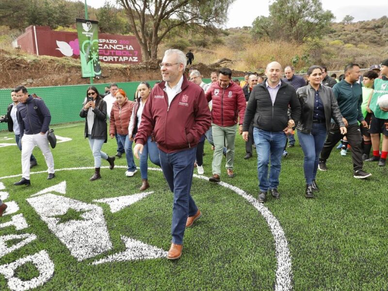 Para la prevención del delito, inaugura Bedolla cancha en Tarímbaro