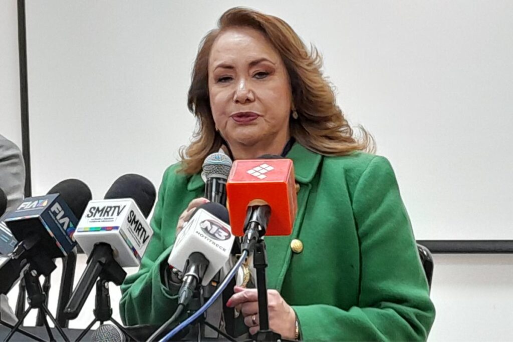 Rechaza Yasmín Esquivel, incurrir en actos anticipados de campaña en Michoacán