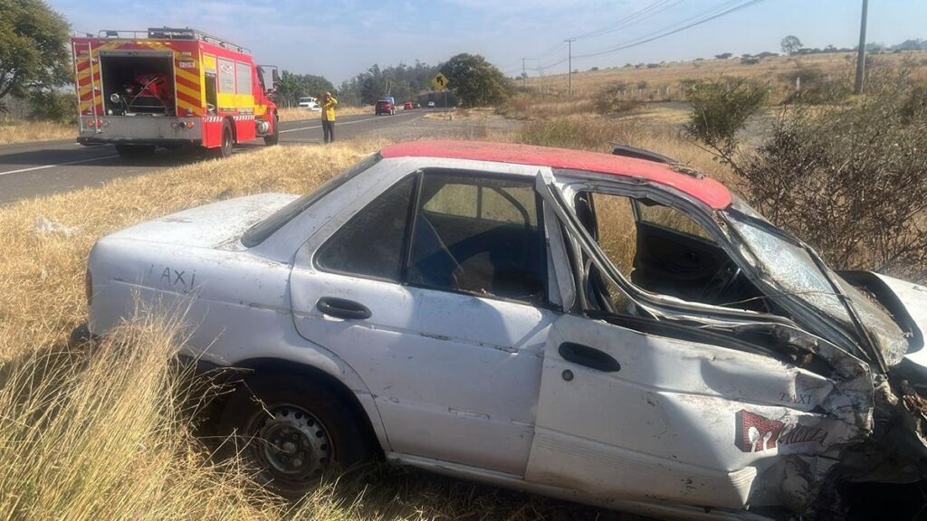 Se registra accidente de taxi en la Morelia-Pátzcuaro