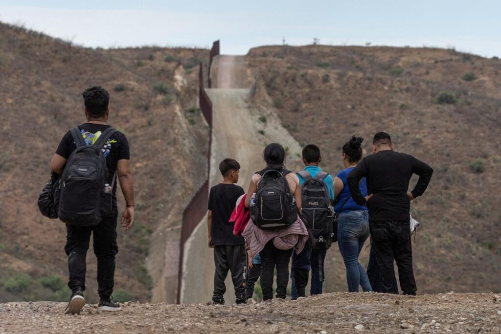 Sheinbaum pide 'no asociar migrantes con violencia' ante amenazas de Trump