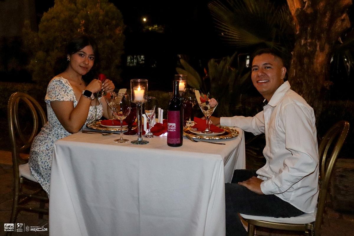 Sorprende a tu pareja con una cena romántica en el zoológico de Morelia