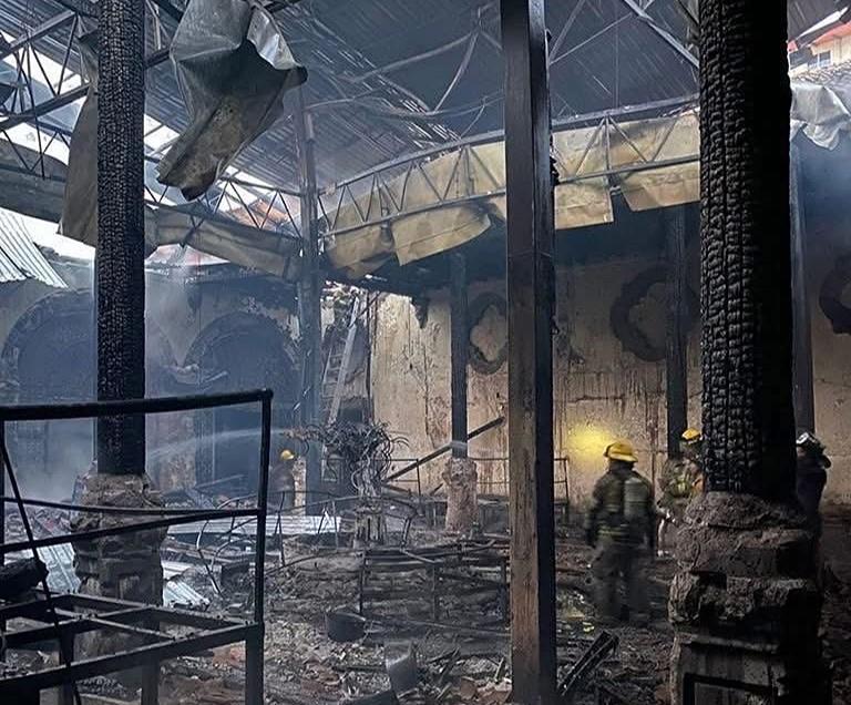 Sujetos armados provocan incendio con antorchas y gasolina en bar “katara”