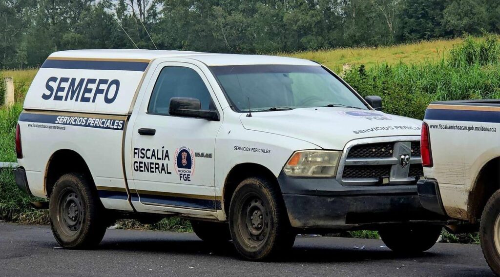 Tras persecución policial, municipales abaten a pistolero motorizado en Tangamandapio