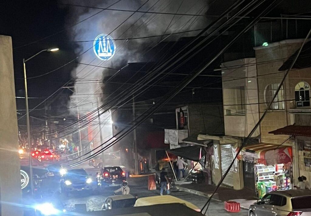 Violencia en Zitácuaro: Balaceras, Bloqueos y Quema de Oxxos