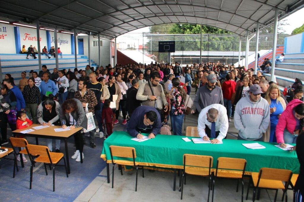 18 mil estudiantes de secundaria en Michoacán sin beca Rita Cetina; habrá segunda vuelta de registro