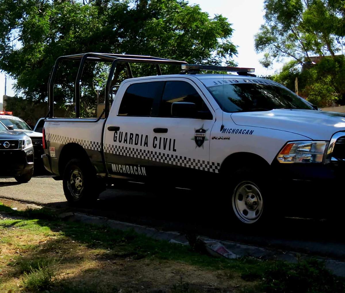 Abandonan cadáver desmembrado dentro de una hielera, en Parácuaro