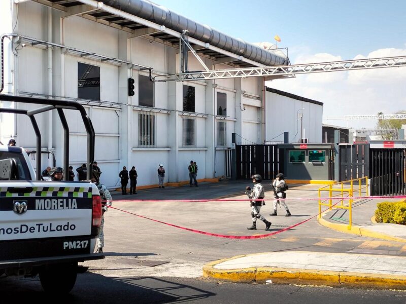 Abandonan supuesto explosivo cerca de planta de Coca-Cola en Morelia