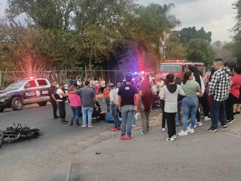 accidente en Jacona Camioneta embiste a pareja de motociclistas