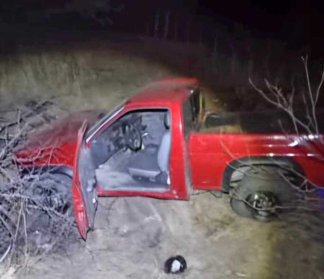 accidente vehicular sobre la carretera Churumuco-Huetamo deja un muerto