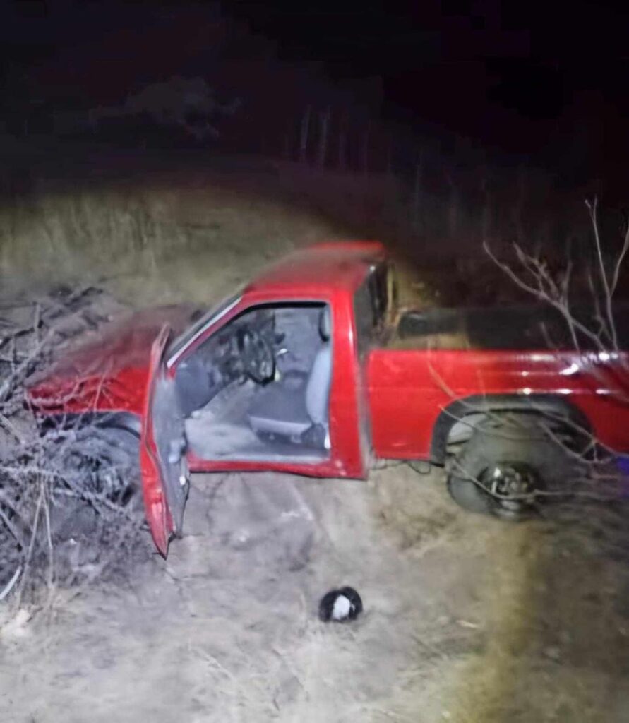 accidente vehicular sobre la carretera Churumuco-Huetamo deja un muerto