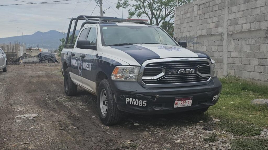 Atan a un poste y golpean a presunto ladrón, en La Aldea, Morelia